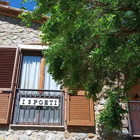 I Tre Poeti Saturnia