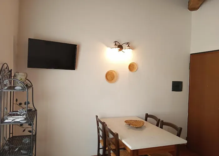 Daire I Tre Poeti Saturnia