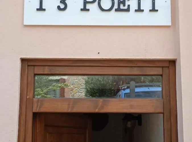 Daire I Tre Poeti Saturnia