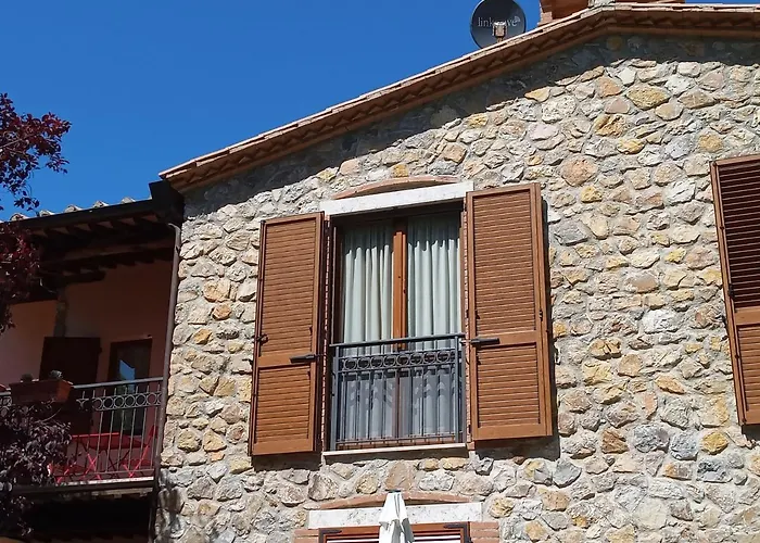 I Tre Poeti Daire Saturnia